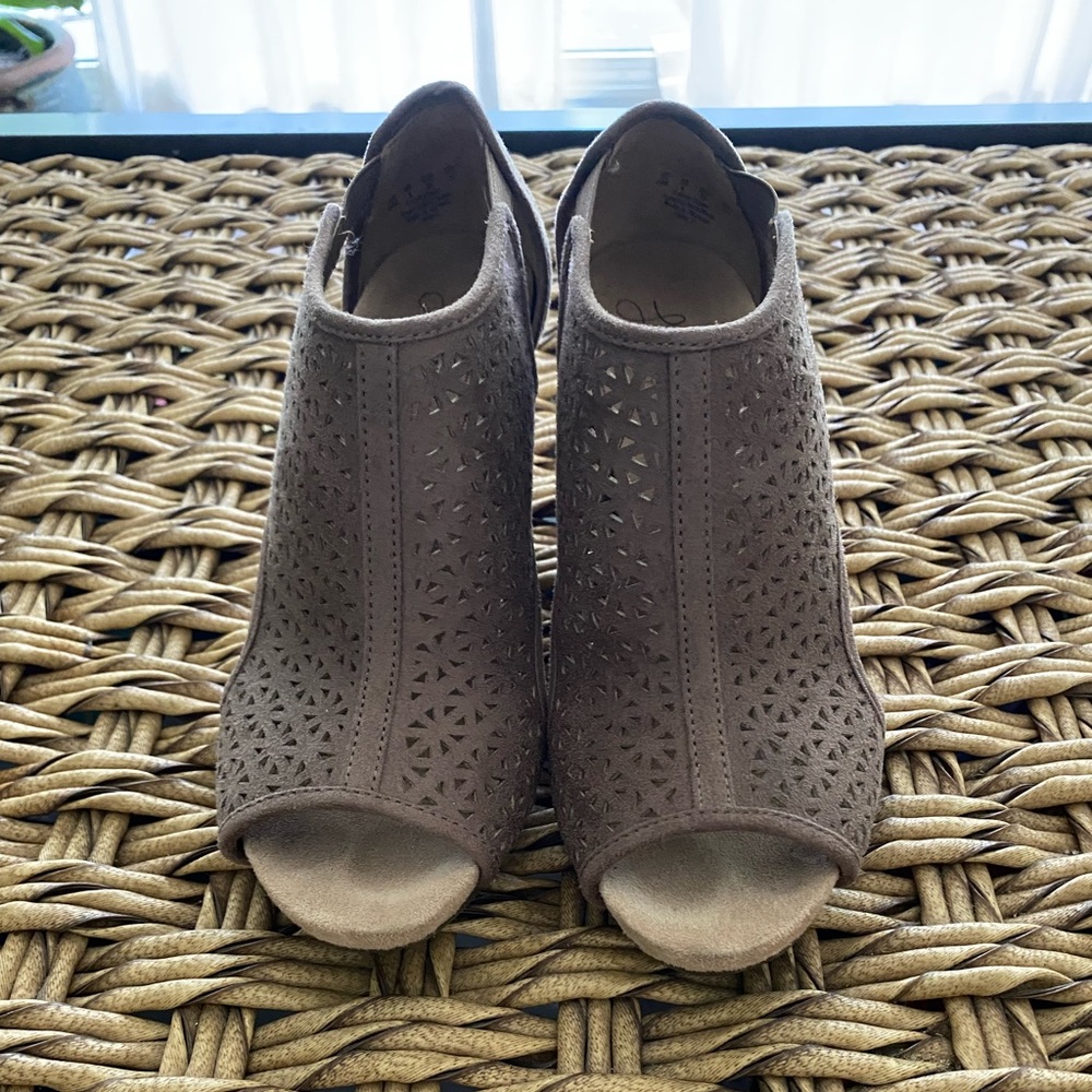 Size 6 wedges